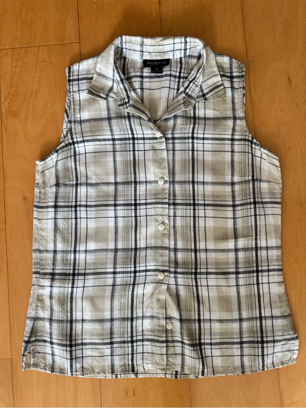 Ann Taylor Plaid Sleeveless Button-Front Top in Beige and Black